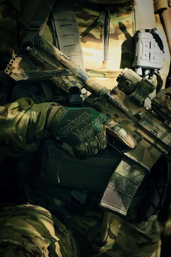 Operator inside a building, plate carrier and pouches in green light